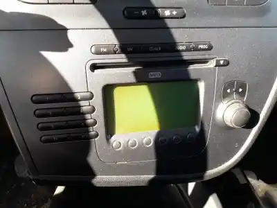 Peça sobressalente para automóvel em segunda mão sistema de áudio / rádio cd por seat leon (1p1) 1.9 tdi referências oem iam 1p1035152