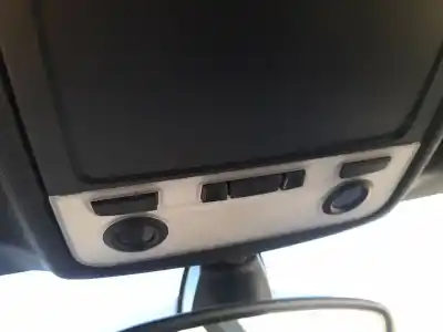 Pezzo di ricambio per auto di seconda mano LUCE INTERNA per BMW 1 (E81)  Riferimenti OEM IAM 61319225477  