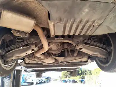 Peça sobressalente para automóvel em segunda mão charrió / suporte de eixo de trás por bmw 1 (e81) 118 d referências oem iam 33316783715