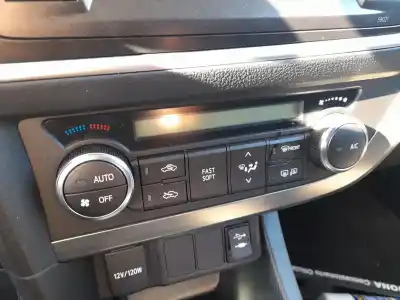 Peça sobressalente para automóvel em segunda mão comando de sofagem (chauffage / ar condicionado) por toyota auris (_e18_) 1.4 d-4d (nde180_) referências oem iam 5590402060