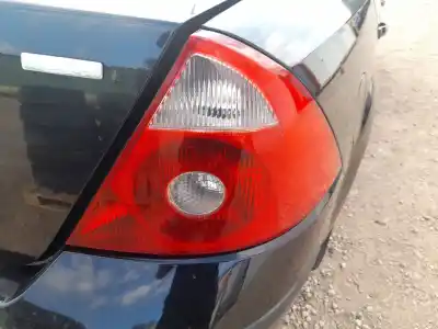 Pezzo di ricambio per auto di seconda mano luci posteriori destra per ford mondeo iii sedán (b4y) 2.0 16v tddi / tdci riferimenti oem iam 1371849