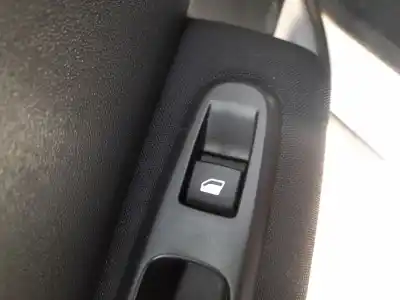 Pezzo di ricambio per auto di seconda mano comandi alzacristalli posteriore sinistro per citroen c3 iii (sx) 1.2 vti 82 riferimenti oem iam 96762292zd