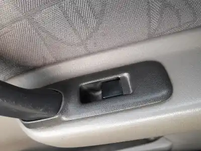 Pezzo di ricambio per auto di seconda mano interruttore alzacristalli anteriore destro per nissan primera (p11) 2.0 td riferimenti oem iam 254112f000