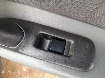 Pezzo di ricambio per auto di seconda mano comando alzacristalli posteriori destro per nissan primera (p11) 2.0 td riferimenti oem iam 254112f000