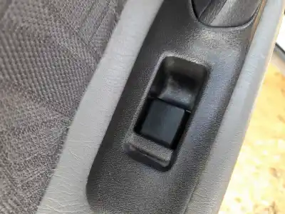 Pezzo di ricambio per auto di seconda mano comandi alzacristalli posteriore sinistro per nissan primera (p11) 2.0 td riferimenti oem iam 254112f000
