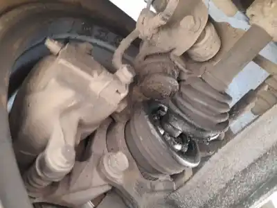 Pezzo di ricambio per auto di seconda mano attacco anteriore destro per nissan primera (p11) 2.0 td riferimenti oem iam 400102j500