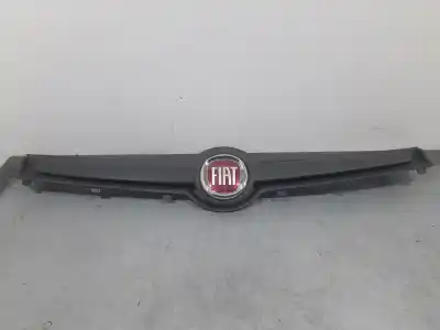 Pezzo di ricambio per auto di seconda mano GRIGLIA ANTERIORE per FIAT PANDA (312_, 319_) 1.0 MILD HYBRID (312.PYD1B) Riferimenti OEM IAM 735520656  