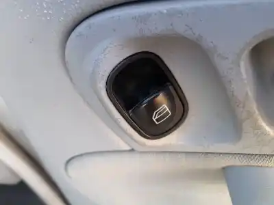 Pezzo di ricambio per auto di seconda mano comando alzacristalli posteriori destro per mercedes-benz clase c t-model (s203) c 220 cdi (203.206) riferimenti oem iam a2038200210