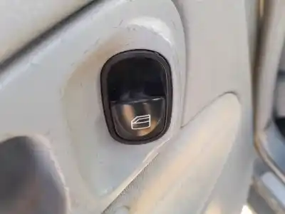 Pezzo di ricambio per auto di seconda mano comandi alzacristalli posteriore sinistro per mercedes-benz clase c t-model (s203) c 220 cdi (203.206) riferimenti oem iam a2038200210