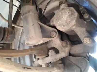 Pezzo di ricambio per auto di seconda mano attacco anteriore destro per mercedes-benz clase c t-model (s203) c 220 cdi (203.206) riferimenti oem iam a2043320201