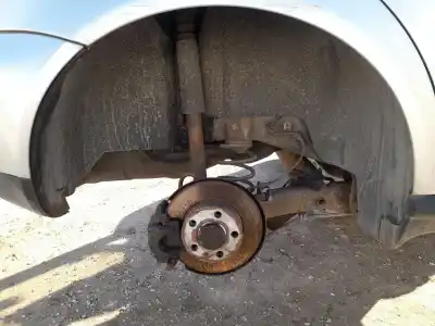 Peça sobressalente para automóvel em segunda mão cave de roda traseira direita por audi a3 (8l1) 1.6 referências oem iam 8l0810172