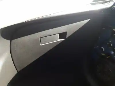 Peça sobressalente para automóvel em segunda mão porta luvas por opel corsa f 1.2 (68) referências oem iam 98322499zd