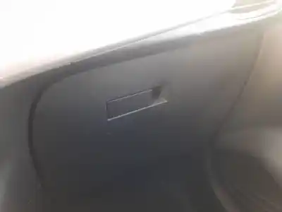 Peça sobressalente para automóvel em segunda mão porta luvas por opel corsa f 1.2 (68) referências oem iam 98322499zd