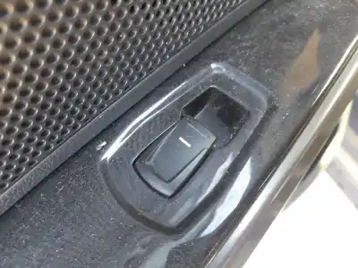 Second-hand car spare part rear left power window switch for ssangyong tivoli 1.5 oem iam references 