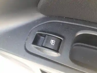 Peça sobressalente para automóvel em segunda mão botão / interruptor elevador vidro traseiro direito por fiat tipo fastback (356_, 357_) 1.3 d (356hxh1a) referências oem iam 