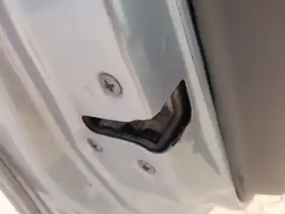 Second-hand car spare part left front door lock for nissan primera hatchback (p11) 1.6 16v oem iam references 