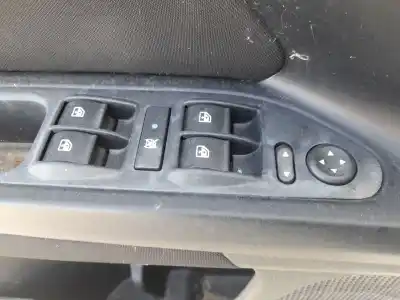 Peça sobressalente para automóvel em segunda mão botão / interruptor elevador vidro dianteiro esquerdo por fiat tipo fastback (356_, 357_) 1.3 d (356hxh1a) referências oem iam 