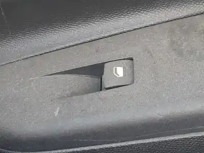 Peça sobressalente para automóvel em segunda mão botão / interruptor elevador vidro dianteiro direito por opel corsa f 1.2 (68) referências oem iam 98044803zd
