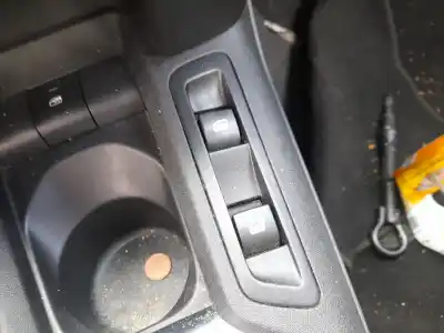 Peça sobressalente para automóvel em segunda mão botão / interruptor elevador vidro dianteiro direito por citroen c-elysee (dd_) 1.2 vti 82 referências oem iam 96657927zd