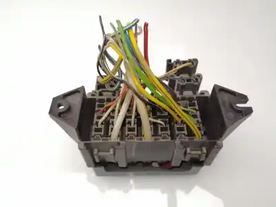 Pièce détachée automobile d'occasion boîtes à fusibles pour suzuki santana 300 1.6 td 9hx références oem iam   