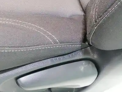 Second-hand car spare part left front seat for toyota yaris 1.0 oem iam references   