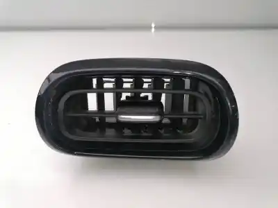 Pièce détachée automobile d'occasion Grille D'aération pour TOYOTA YARIS  Références OEM IAM 55650K0040 55650K0050 55650K0070  