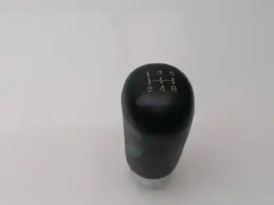 Pièce détachée automobile d'occasion Soufflet De Levier De Vitesses pour SUZUKI JIMNY SN 1.3 16V Références OEM IAM 2811378G40AHA  