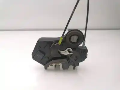 Автозапчастина б/у замок дверей заднього лівого для toyota hilux (kun) 2.5 turbodiesel посилання на oem iam 690600k040  