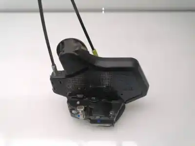 Автозапчастина б/у замок дверей заднього лівого для toyota hilux (kun) 2.5 turbodiesel посилання на oem iam 690600k040  