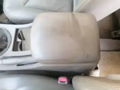 Recambio de automóvil de segunda mano de Apoyabrazos Central para SSANGYONG KYRON  referencias OEM IAM 7794031000EAN 7790032100EAN 