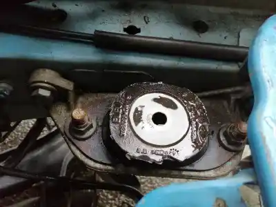 Second-hand car spare part left engine support for renault kangoo 1.5 dci d fap oem iam references 112205217r 8200277212 