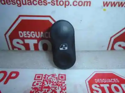 Peça sobressalente para automóvel em segunda mão botão / interruptor elevador vidro dianteiro direito por dacia sandero stepway referências oem iam 602227