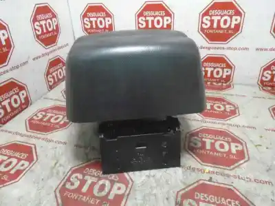 Pezzo di ricambio per auto di seconda mano bracciolo centrale per chevrolet captiva 2.0 vcdi ls riferimenti oem iam   654917