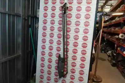 Автозапчасти б/у МОТОР ПЕРЕДНЕГО СТЕКЛООЧИСТИТЕЛЯ за RENAULT MODUS I  ссылки OEM IAM 0390241777  