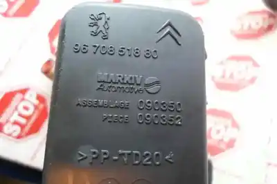 Автозапчастина б/у повітряний фільтр для citroen c4 cactus feel посилання на oem iam 9670851880  661045