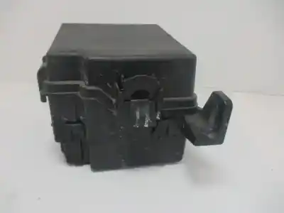 Second-hand car spare part fuse box unit for ssangyong tivoli quartz 4x2 oem iam references 8235035320  811604