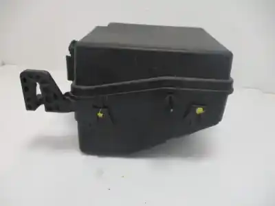 Second-hand car spare part fuse box unit for ssangyong tivoli quartz 4x2 oem iam references 8235035320  811604