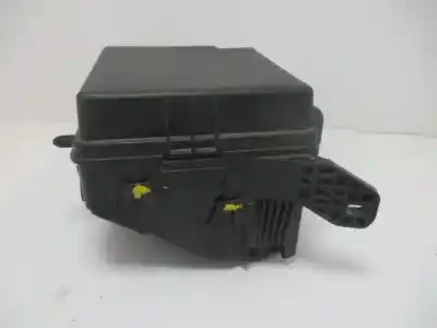 Second-hand car spare part fuse box unit for ssangyong tivoli quartz 4x2 oem iam references 8235035320  811604