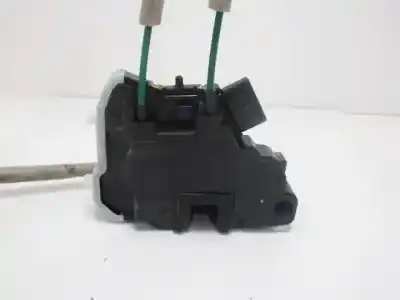 Second-hand car spare part left front door lock for ssangyong tivoli quartz 4x2 oem iam references 7121035020  811608