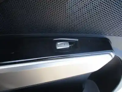 Pièce détachée automobile d'occasion jeu de siège intérieur complet pour ssangyong tivoli quartz 4x2 références oem iam   811617