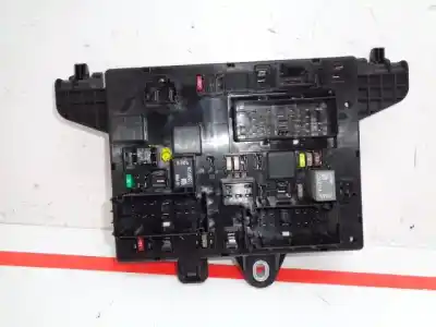 Peça sobressalente para automóvel em segunda mão caixa de fusíveis e relés por opel astra j lim. cosmo referências oem iam 13343950