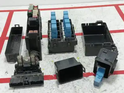 Peça sobressalente para automóvel em segunda mão caixa de fusíveis e relés por nissan juke (f15) tekna sport referências oem iam 7154722330