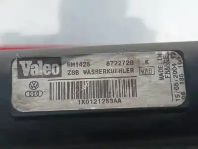 Recambio de automóvil de segunda mano de Radiador Agua para VOLKSWAGEN GOLF V (1K1) (10.2003) D-BKC referencias OEM IAM 1K0121253AA  