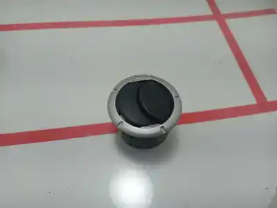 Peça sobressalente para automóvel em segunda mão saída de ar lateral esquerda por dacia sandero ambiance referências oem iam 