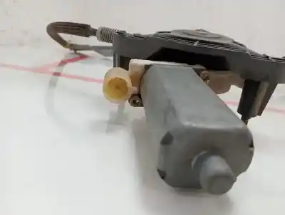Second-hand car spare part passenger side right window regulator for renault clio ii fase ii (b/cb0) base authentique oem iam references 106212xxx  885954