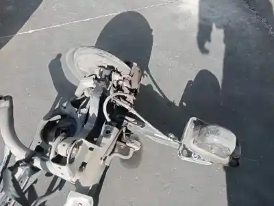 Автозапчастина б/у задня вісь для volkswagen jetta (1k2) advance посилання на oem iam   