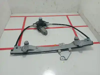 Recambio de automóvil de segunda mano de ELEVALUNAS DELANTERO IZQUIERDO para RENAULT TWINGO I (C06) D4F A7 referencias OEM IAM R119358ARM  