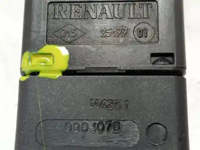 Second-hand car spare part hazard warning lights for renault kangoo (f/kc0) express confort oem iam references 090307d  900854 Second-hand car spare part hazard warning lights for renault kangoo (f/kc0) express confort oem iam references 090307d  900854
