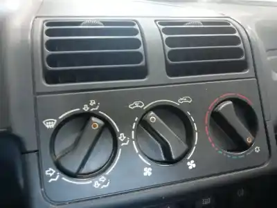 Peça sobressalente para automóvel em segunda mão COMANDO DE SOFAGEM (CHAUFFAGE / AR CONDICIONADO)  por PEUGEOT 205 BERLINA 1.8 Diesel CAT Referências OEM IAM   