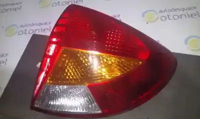 Pezzo di ricambio per auto di seconda mano luci posteriori destra per kia rio 1.5 cat riferimenti oem iam 